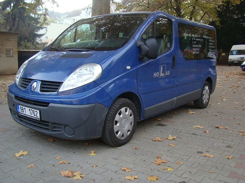 Minibus Renault Trafic 2,0 DCI.jpg